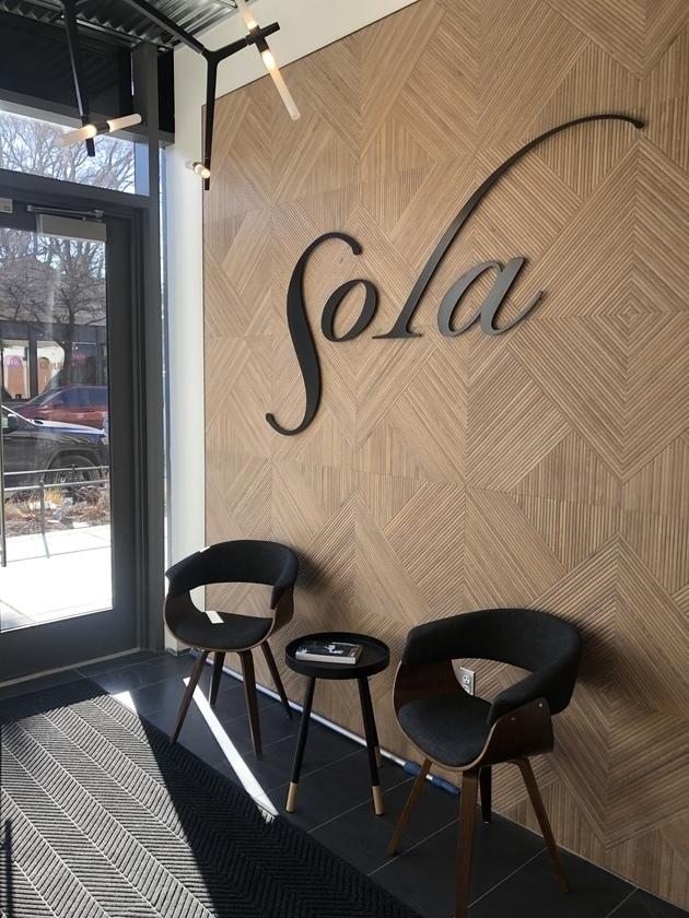 sola_salon_studios_suites_hyde_park_il_1.jpg